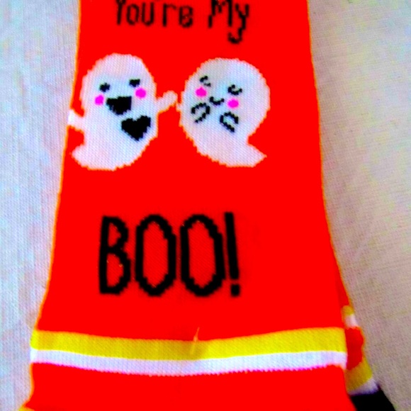 HALLOWEEN CREW SOCKS Will Fit SHOES 4-10 WOMEN'S OR GIRL'S  GLOW IN THE DARK - Picture 2 of 5